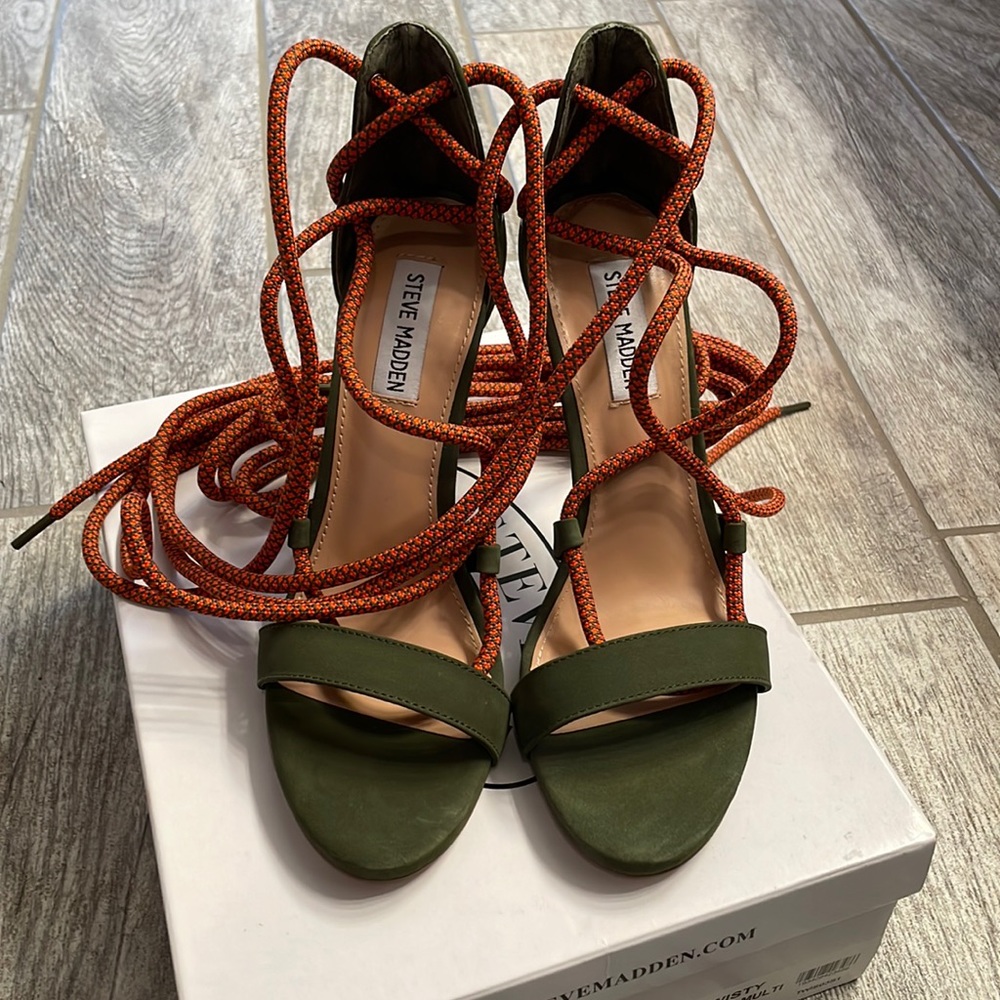 New with Box | Steve Madden | Twisty Lace-Up Olive and Orange Heels Size 8.5